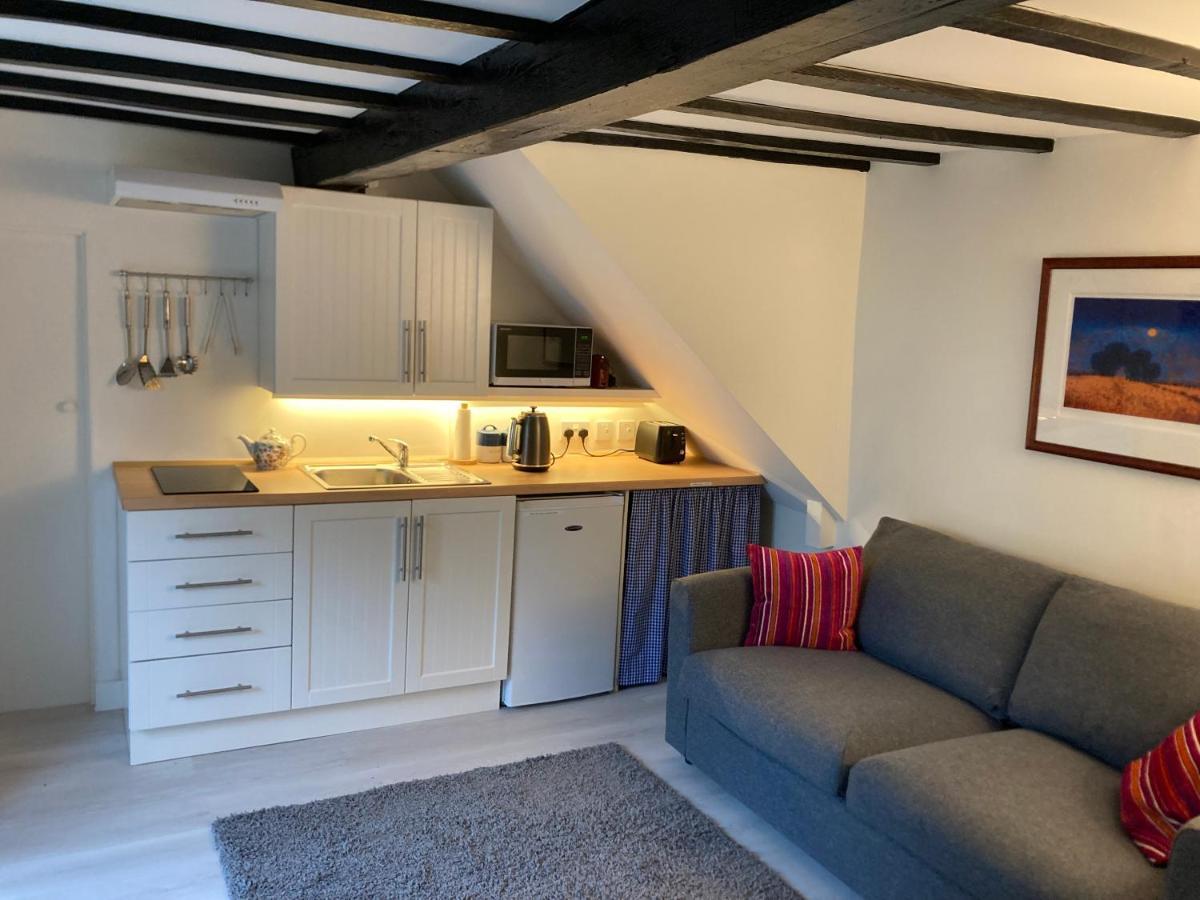 Bryntirion Farmhouse Apartment With Hot Tub Llanfair Caereinion Екстериор снимка