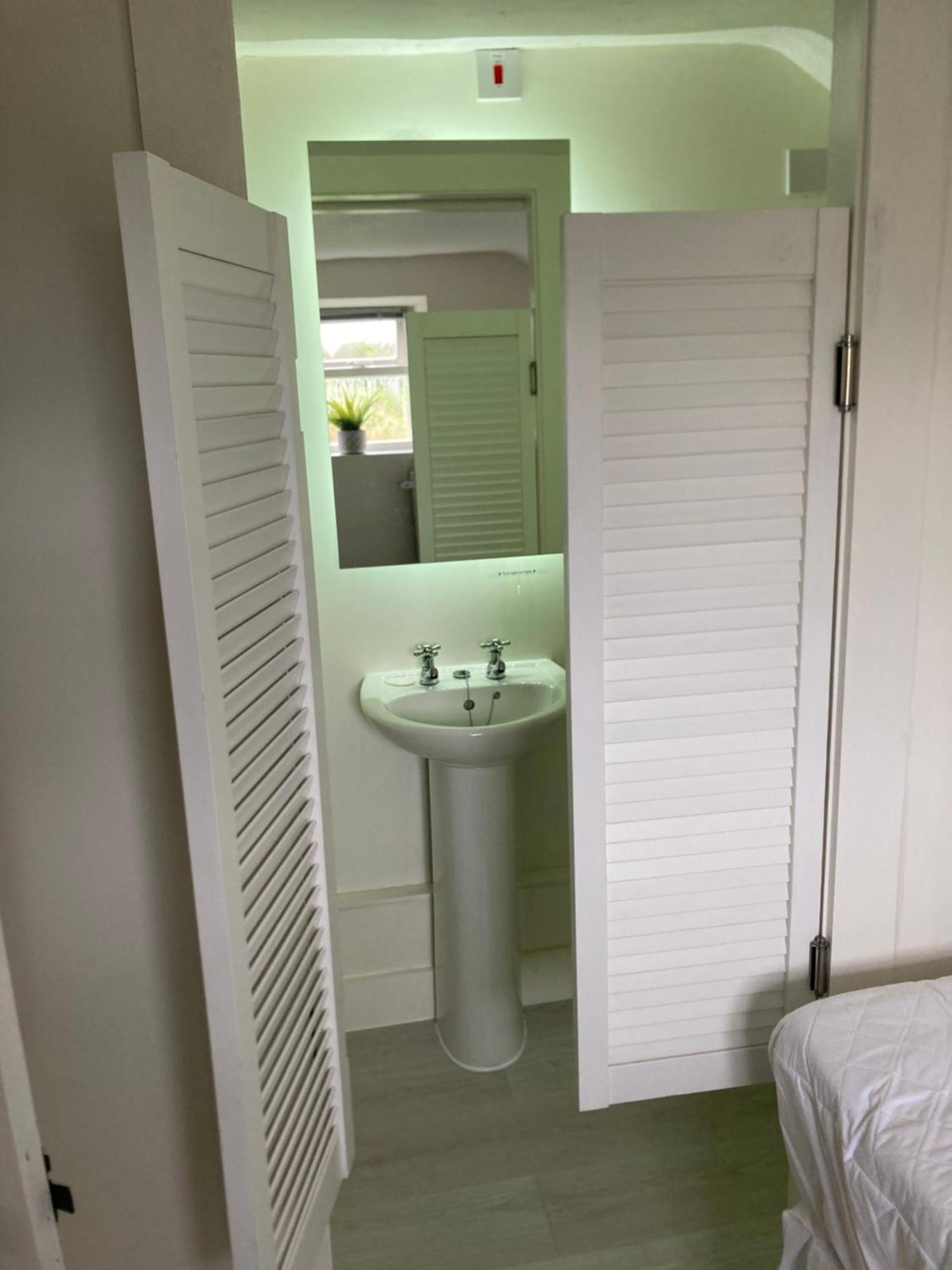 Bryntirion Farmhouse Apartment With Hot Tub Llanfair Caereinion Екстериор снимка